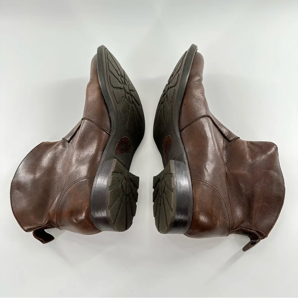 Born ankle booties size 7 38 M/W brown leather western rodeo zip down boots
